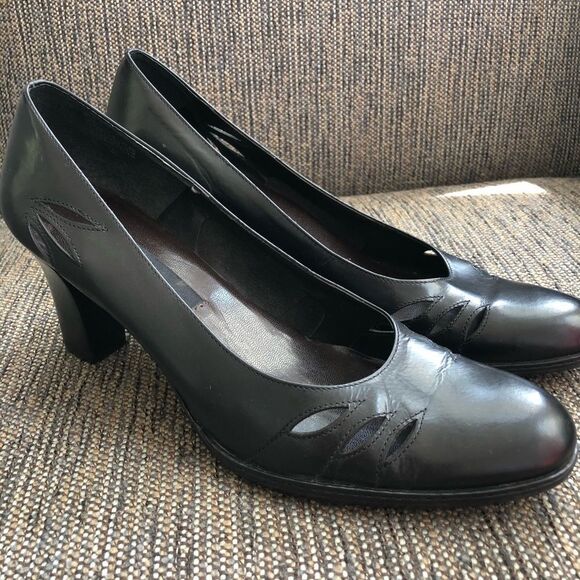 Etienne Aigner Ville Heels Laser Cut Leather 9.5 - Picture 1 of 11